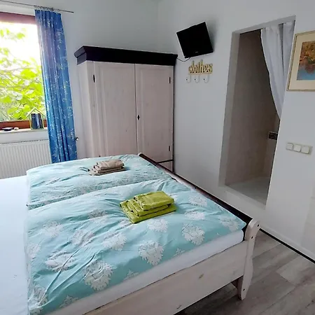 Gast - Salmagundi, Fuer Gruppen Bis 16 Gaeste * Kamp-Bornhofen