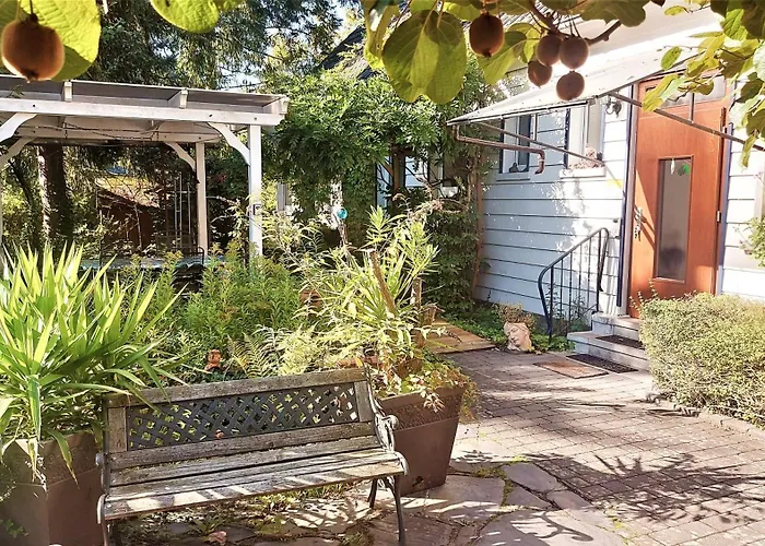 Gast - Salmagundi, Fuer Gruppen Bis 16 Gaeste * Kamp-Bornhofen